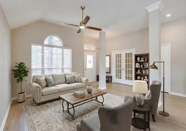 Photo 3 of Single family home for sale at 270 Bluff View Ct, Aledo, TX 76008 | MLS# 21364026 | Listing updated on 2026-09-11