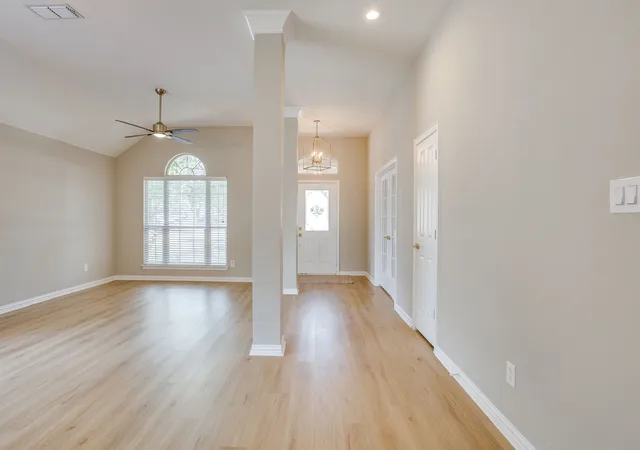 Photo 3 of Single family home for sale at 270 Bluff View Ct, Aledo, TX 76008 | MLS# 21364026 | Listing updated on 2026-09-11