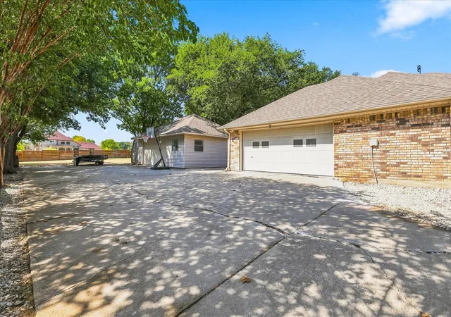 Photo 3 of Sale Pending at 14050 Red Oak Cir N, Mc Kinney, TX 75071 | MLS# 21363609 | Listing updated on 2026-09-26