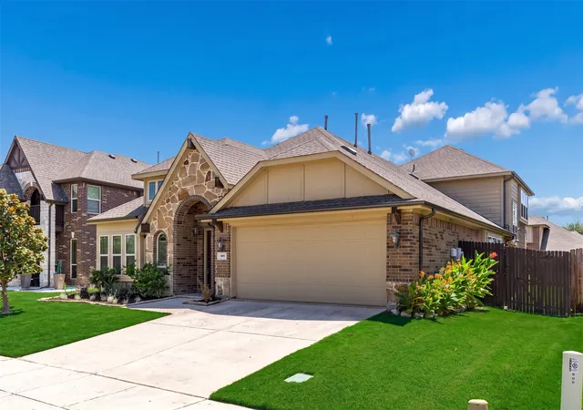 Photo 2 of Single family home for sale at 909 Calder Ct, Anna, TX 75409 | MLS# 21361599 | Listing updated on 2026-09-12