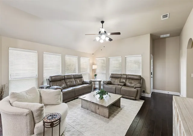 Photo 3 of Single family home for sale at 909 Calder Ct, Anna, TX 75409 | MLS# 21361599 | Listing updated on 2026-09-12