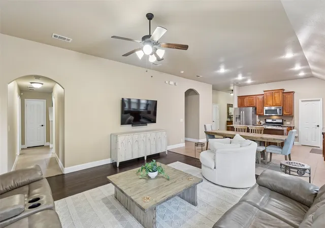 Photo 3 of Single family home for sale at 909 Calder Ct, Anna, TX 75409 | MLS# 21361599 | Listing updated on 2026-09-12