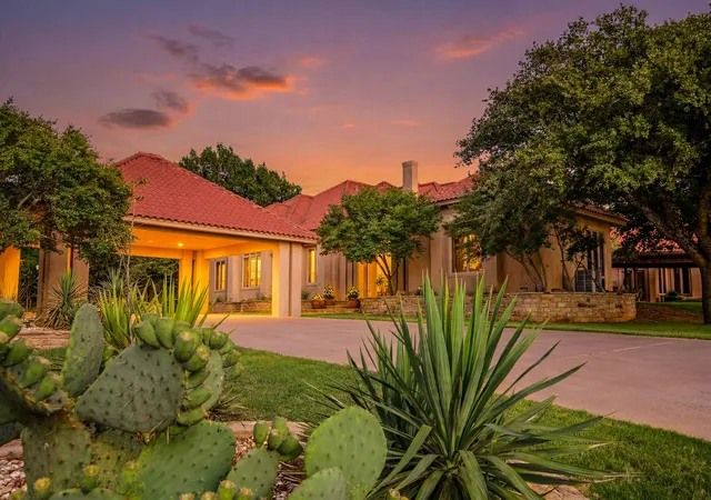 Photo 2 of Sale Pending at 701 W Walcott St, Pilot Point, TX 76258 | MLS# 21364003 | Listing updated on 2026-10-03
