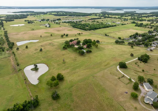 Photo 3 of Sale Pending at 701 W Walcott St, Pilot Point, TX 76258 | MLS# 21364003 | Listing updated on 2026-10-03