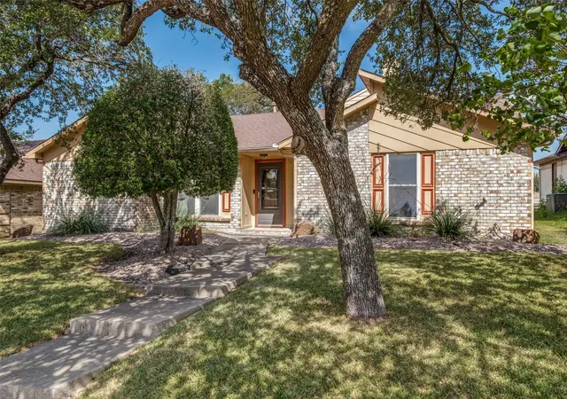 Photo 1 of Single family home for sale at 1317 Americana Ln, Mesquite, TX 75150 | MLS# 21363171 | Listing updated on 2026-09-15