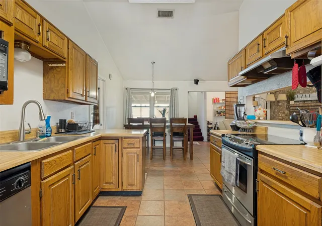 Photo 3 of Single family home for sale at 1317 Americana Ln, Mesquite, TX 75150 | MLS# 21363171 | Listing updated on 2026-09-15