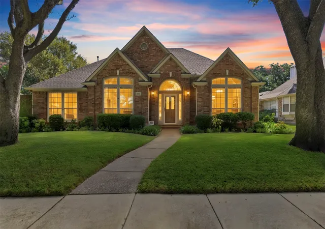Photo 1 of Sale Pending at 2910 Live Oak Dr, Rowlett, TX 75088 | MLS# 21360520 | Listing updated on 2026-09-30