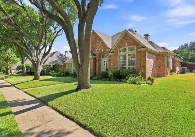 Photo 2 of Sale Pending at 2910 Live Oak Dr, Rowlett, TX 75088 | MLS# 21360520 | Listing updated on 2026-09-30