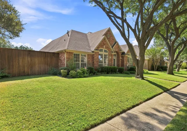 Photo 3 of Sale Pending at 2910 Live Oak Dr, Rowlett, TX 75088 | MLS# 21360520 | Listing updated on 2026-09-30
