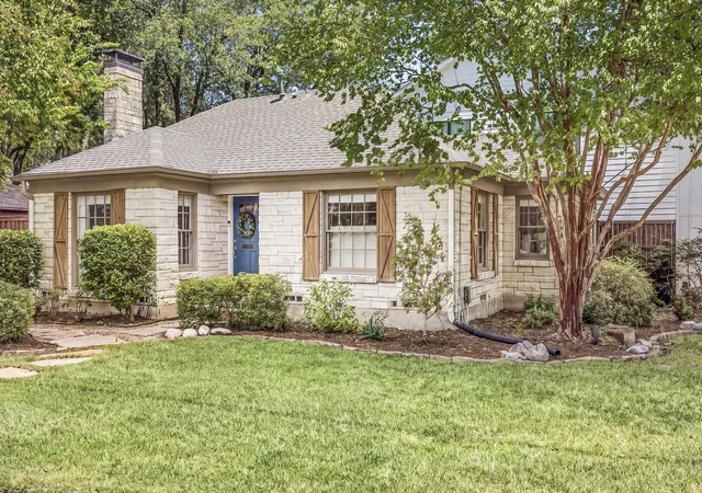 Photo 1 of Single family home for sale at 6203 Kenwood Ave, Dallas, TX 75214 | MLS# 21361060 | Listing updated on 2026-09-13