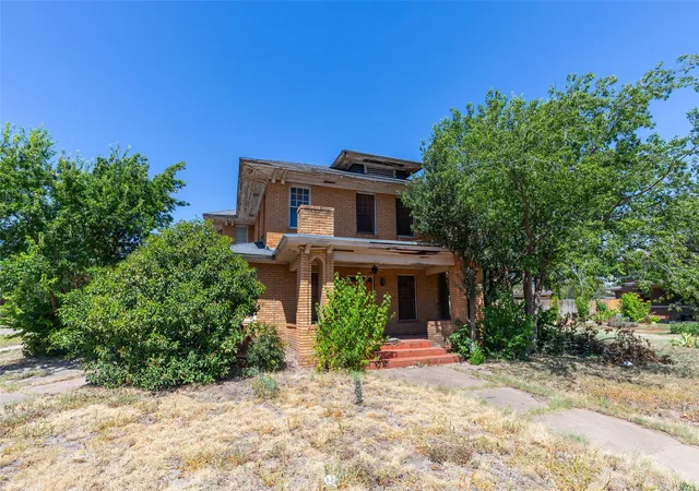 Photo 2 of Single family home for sale at 750 Beech St, Abilene, TX 79601 | MLS# 21362007 | Listing updated on 2026-09-11