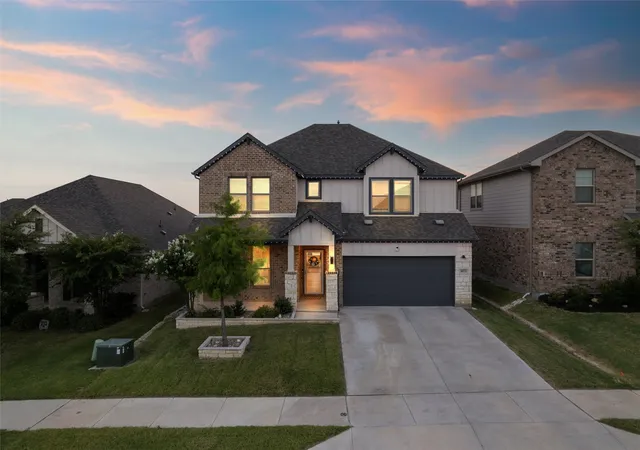 Photo 3 of Single family home for sale at 10533 Katalpa Dr, Fort Worth, TX 76179 | MLS# 21363224 | Listing updated on 2026-10-06