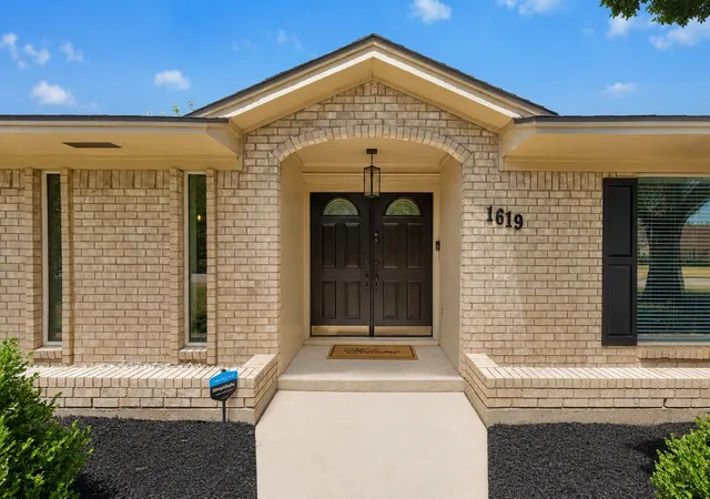 Photo 2 of Single family home for sale at 1619 University Dr, Richardson, TX 75081 | MLS# 21364293 | Listing updated on 2026-10-06