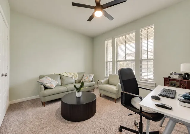 Photo 4 of Single family home for sale at 433 Leopold Trl, Waxahachie, TX 75165 | MLS# 21363424 | Listing updated on 2026-10-03