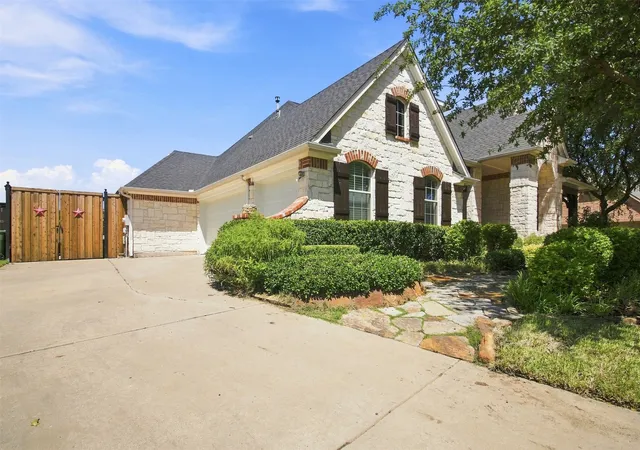 Photo 2 of Single family home for sale at 4429 Young Dr, Carrollton, TX 75010 | MLS# 21321903 | Listing updated on 2026-09-15