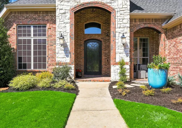 Photo 2 of Sale Pending at 300 Hawks Ridge Trl, Colleyville, TX 76034 | MLS# 21361777 | Listing updated on 2026-09-20