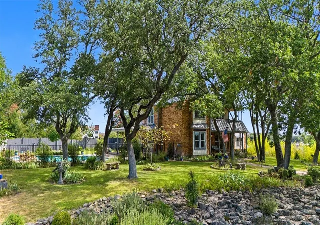 Photo 1 of Single family home for sale at 8941 Crest Wood Dr, Fort Worth, TX 76179 | MLS# 21362732 | Listing updated on 2026-09-24