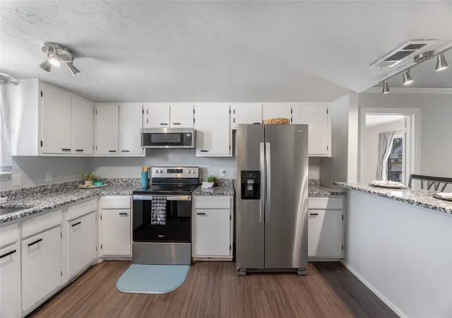 Photo 1 of Condo for sale at 108 Harbor Dr #204, Bridgeport, TX 76426 | MLS# 21364356 | Listing updated on 2026-10-05