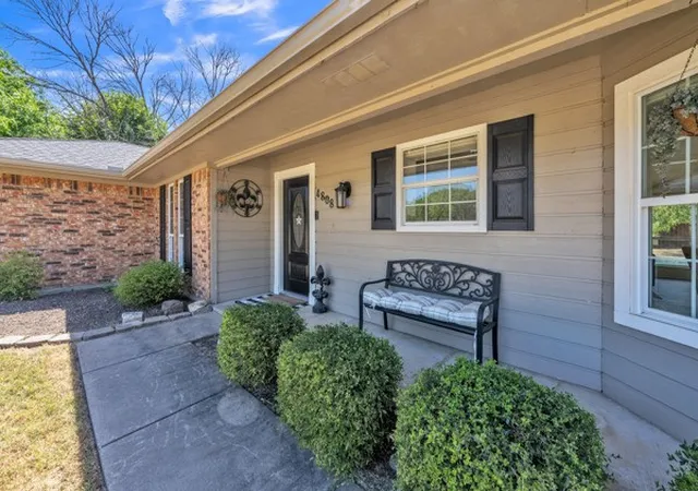 Photo 3 of Sale Pending at 4808 Misty Meadow Dr, Willow Park, TX 76087 | MLS# 21364371 | Listing updated on 2026-09-12