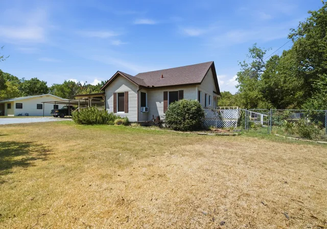 Photo 2 of Sale Pending at 112 Sandra Dr, Azle, TX 76020 | MLS# 21359373 | Listing updated on 2026-09-08