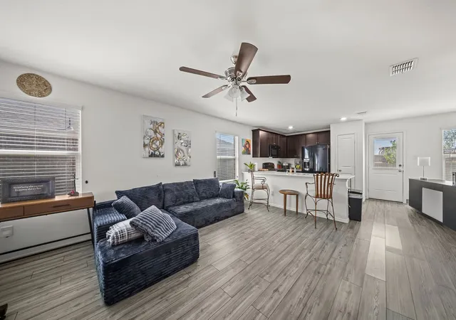 Photo 3 of Single family home for sale at 1048 Crestview Dr, Hutchins, TX 75141 | MLS# 21364407 | Listing updated on 2026-09-14