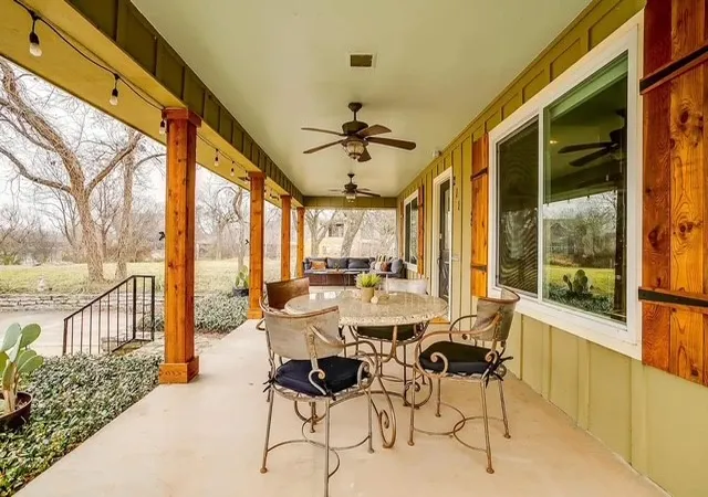 Photo 3 of Sale Pending at 218 N Crockett St, Granbury, TX 76048 | MLS# 21363493 | Listing updated on 2026-09-11