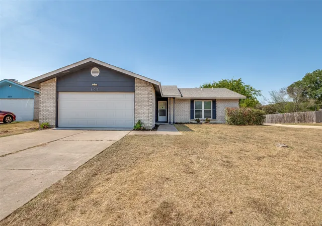 Photo 2 of Single family home for sale at 502 Brian Dr, Grand Prairie, TX 75052 | MLS# 21363791 | Listing updated on 2026-09-09