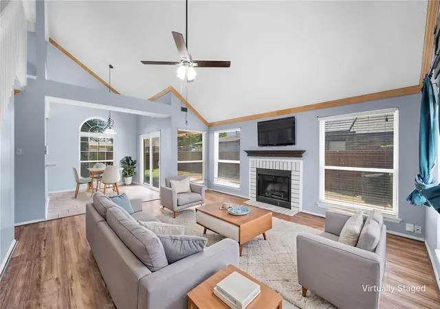 Photo 3 of Sale Pending at 6315 Fairlane Dr, Arlington, TX 76001 | MLS# 21362831 | Listing updated on 2026-09-28