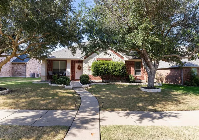 Photo 4 of Single family home for sale at 2708 Sugar Maple Dr, Wylie, TX 75098 | MLS# 21364012 | Listing updated on 2026-10-07