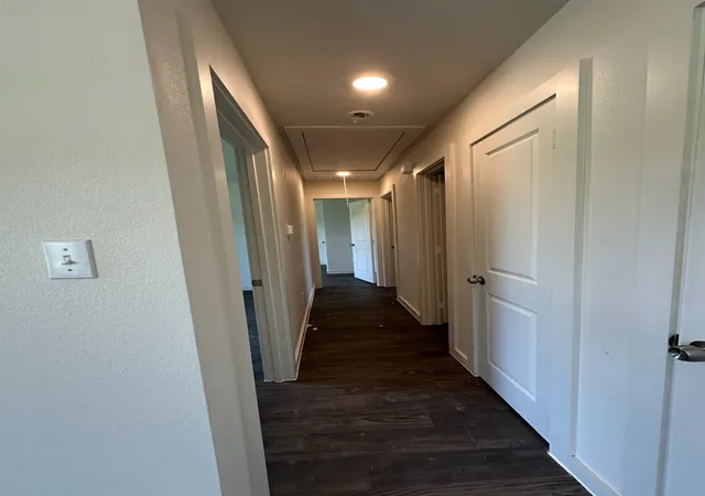 Photo 3 of Single family home for sale at 124 Bridlewood Ln, Runaway Bay, TX 76426 | MLS# 21364505 | Listing updated on 2026-09-11