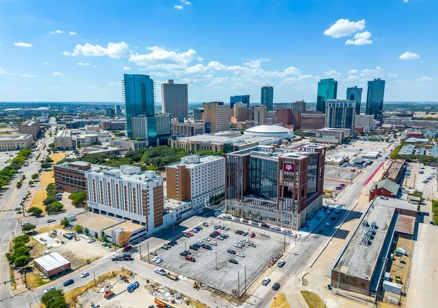 Listing Photo 2 - Condo for sale in Texas and Pacific Lofts located at 201 W Lancaster Ave, Fort Worth, TX 76102 - Unit #320