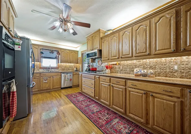 Photo 2 of Single family home for sale at 117 County Rd, Decatur, TX 76234 | MLS# 21363538 | Listing updated on 2026-09-30