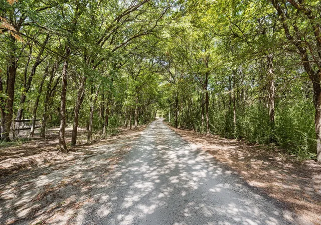 Photo 3 of Mansion for sale at 6942 Indian Wells Rd, Sanger, TX 76266 | MLS# 21360826 | Listing updated on 2026-09-10