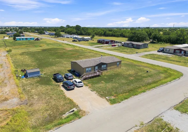Photo 2 of Manufactured home for sale at 120 Granite Dr, Ponder, TX 76259 | MLS# 21364638 | Listing updated on 2026-09-11