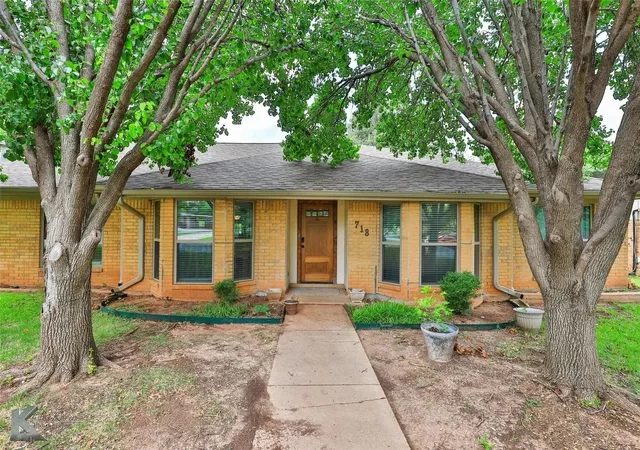 Photo 1 of Single family home for sale at 718 Green Valley Dr, Abilene, TX 79601 | MLS# 21363743 | Listing updated on 2026-09-16