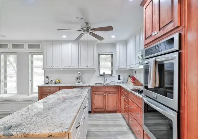 Photo 4 of Single family home for sale at 718 Green Valley Dr, Abilene, TX 79601 | MLS# 21363743 | Listing updated on 2026-10-04
