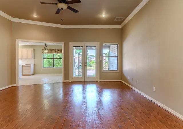 Photo 4 of Single family home for sale at 9653 Lea Shore St, Fort Worth, TX 76179 | MLS# 21362507 | Listing updated on 2026-09-13