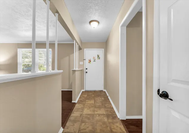 Photo 3 of Single family home for sale at 206 Randy Dr, Woodway, TX 76712 | MLS# 21362611 | Listing updated on 2026-09-26