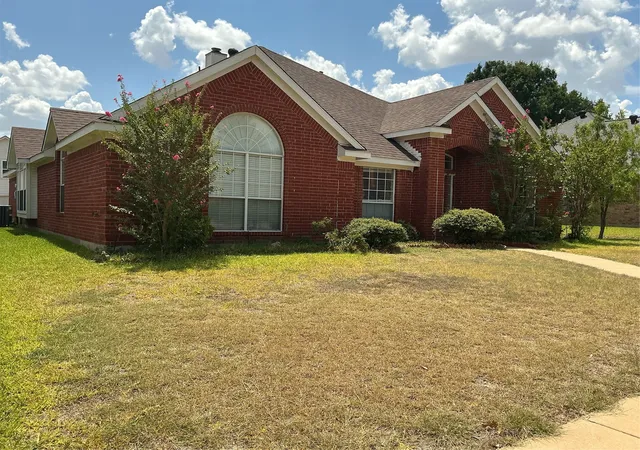 Photo 2 of Single family home for sale at 1412 Faringdon Dr, Plano, TX 75075 | MLS# 21363910 | Listing updated on 2026-09-08