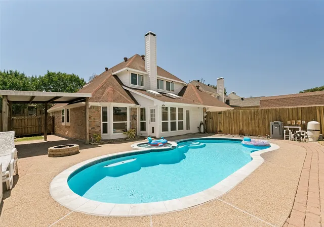Photo 2 of Sale Pending at 1015 Merribrook Ln, Allen, TX 75002 | MLS# 21364595 | Listing updated on 2026-09-23