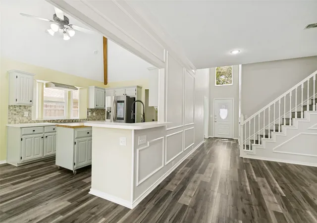 Photo 3 of Sale Pending at 1015 Merribrook Ln, Allen, TX 75002 | MLS# 21364595 | Listing updated on 2026-09-23