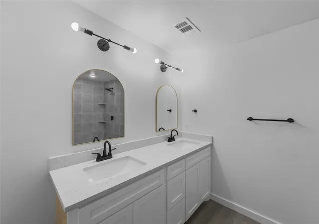 Photo 2 of Single family home for sale at 1411 Swiss St, Arlington, TX 76010 | MLS# 21364767 | Listing updated on 2026-09-13