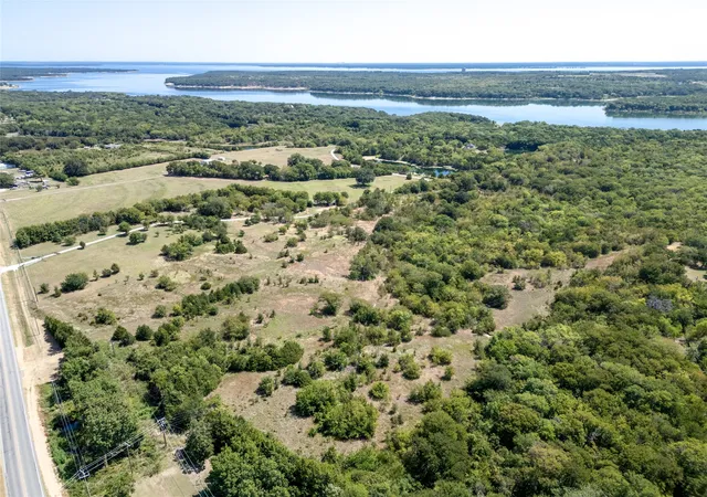 Photo 4 of House for sale at 84111 N State Hwy 289, Pottsboro, TX 75076 | MLS# 21364775 | Listing updated on 2026-09-11