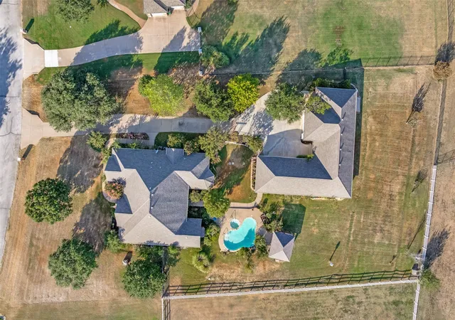 Photo 3 of Sale Pending at 11432 Brook Green Ln, Haslet, TX 76052 | MLS# 21362145 | Listing updated on 2026-09-10