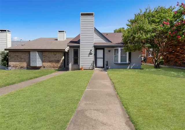 Photo 1 of Townhouse for sale at 1517 Britainway Ln, Dallas, TX 75228 | MLS# 21362650 | Listing updated on 2026-09-09