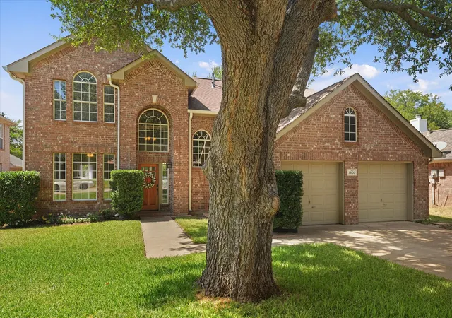 Photo 2 of Single family home for sale at 7800 Brookview Dr, Frisco, TX 75034 | MLS# 21363808 | Listing updated on 2026-09-10