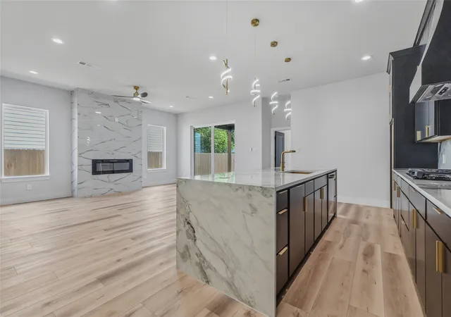Photo 2 of Single family home for sale at 3914 Harlingen St, Dallas, TX 75212 | MLS# 21364203 | Listing updated on 2026-10-20
