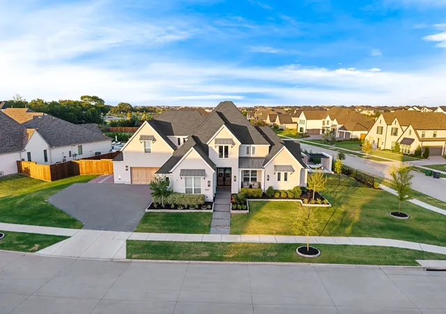 Photo 3 of Mansion for sale at 300 Spade Ranch Rd, Prosper, TX 75078 | MLS# 21361643 | Listing updated on 2026-09-15