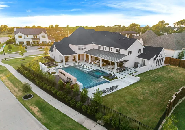 Photo 4 of Single family home for sale at 300 Spade Ranch Rd, Prosper, TX 75078 | MLS# 21361643 | Listing updated on 2026-09-15