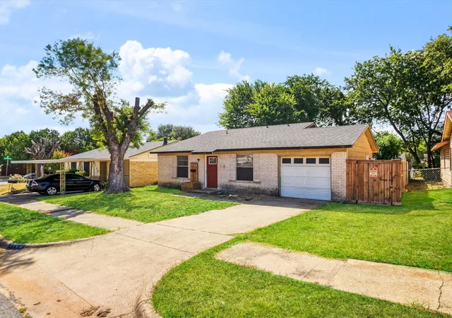 Photo 1 of Single family home for sale at 3760 Stagecoach Trail, Dallas, TX 75241 | MLS# 21363657 | Listing updated on 2026-09-13